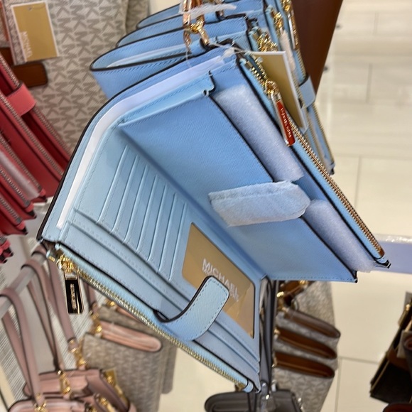 MICHAEL KORS LARGE DOUBLE ZIP WRISTLET WALLET PHONE CASE CLUTCH 
Vista Blue - Picture 6 of 16